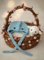 Bonnet bébé aviateur tricoté main bleu ciel, de 3 à 6 mois, vue 4