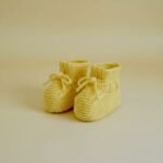 Chaussons bébé tricotés main jaune canard, 6 mois