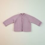 Gilet bébé tricoté main vieux rose, de 0 à 3 mois